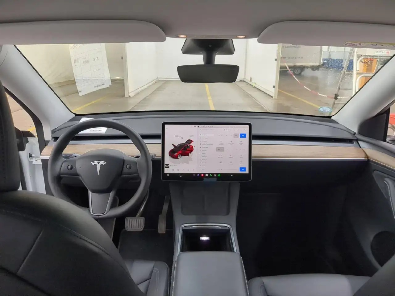 Left Hand Drive TESLA MODEL Y gallery photo