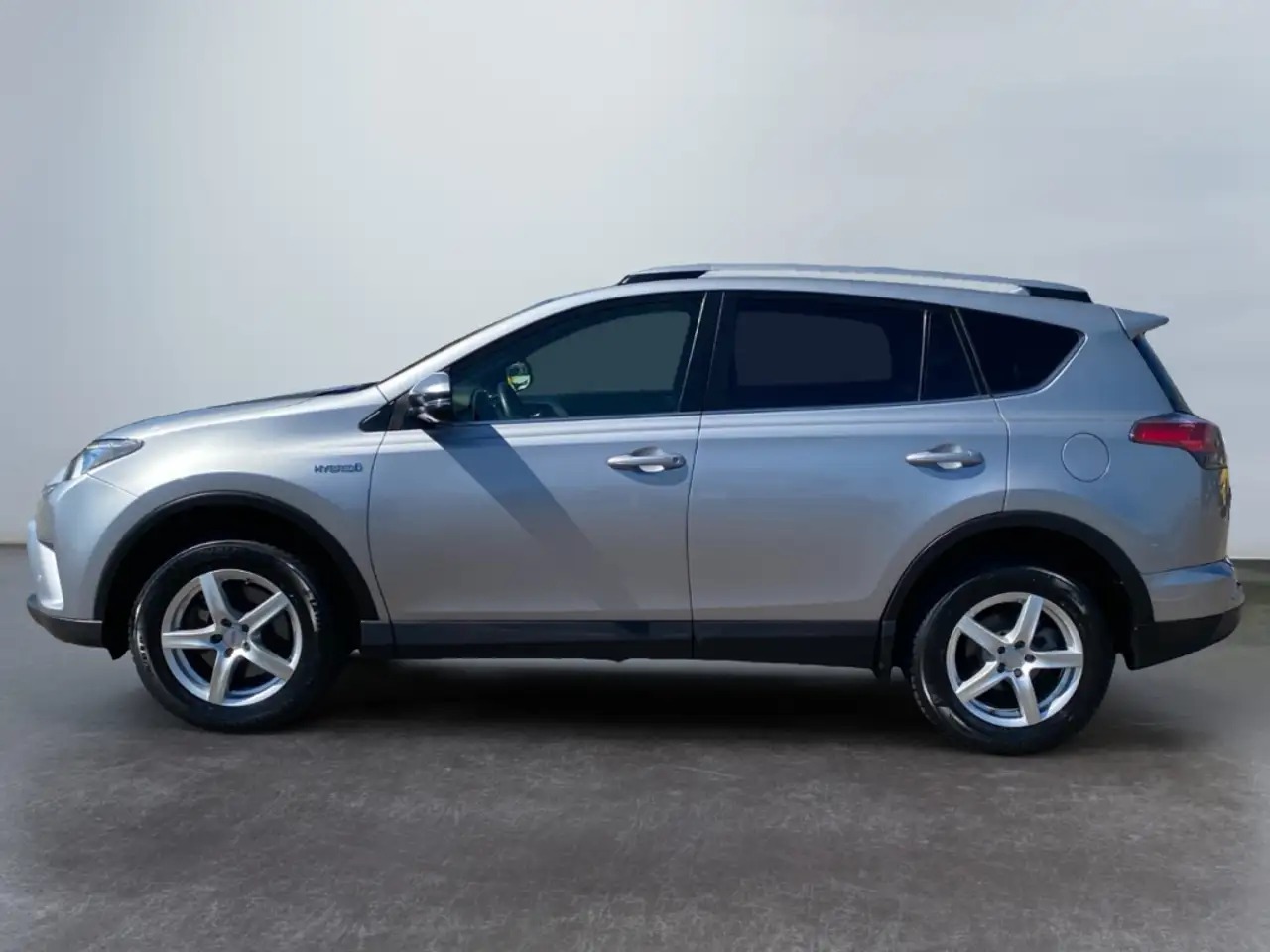 Left Hand Drive TOYOTA RAV4 gallery photo